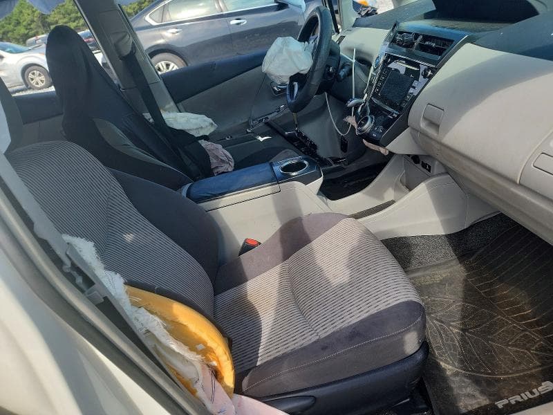 2017 TOYOTA PRIUS V THREE 7