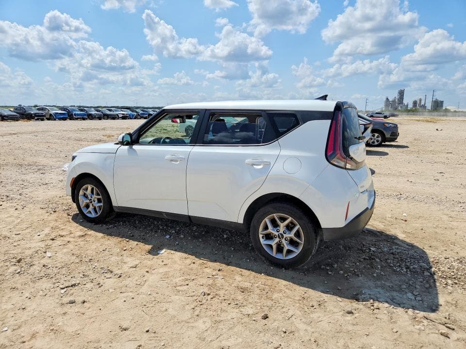 2023 KIA SOUL LX 2