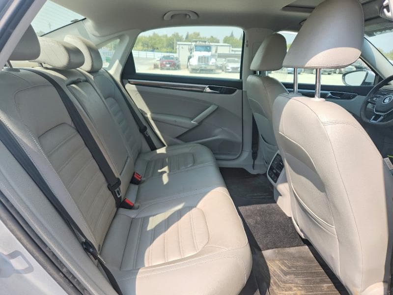 2017 VOLKSWAGEN PASSAT SEL PREMIUM 10