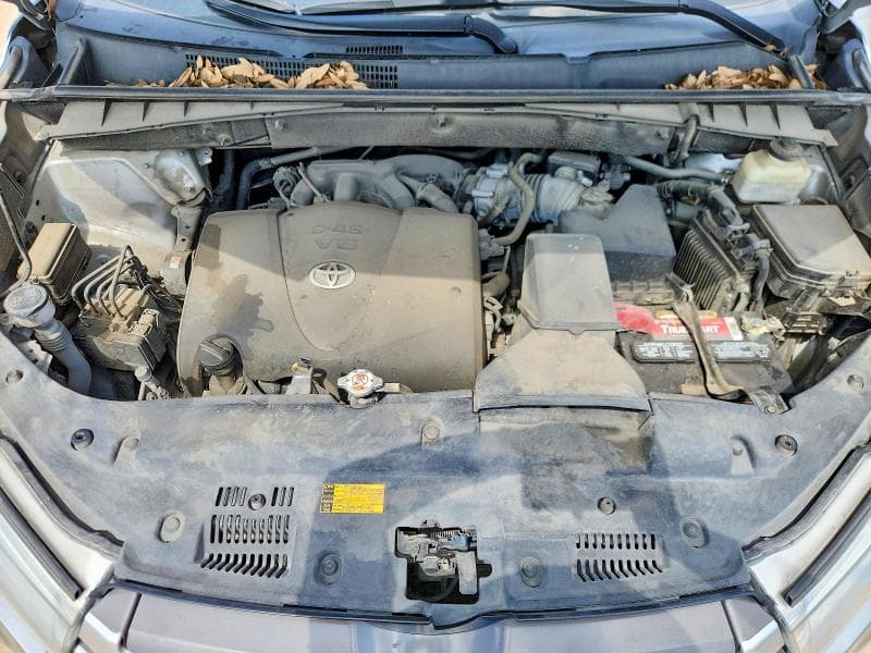 2018 TOYOTA HIGHLANDER LE 11