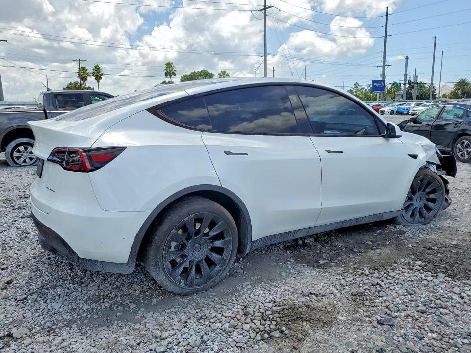 2024 TESLA MODEL Y 3