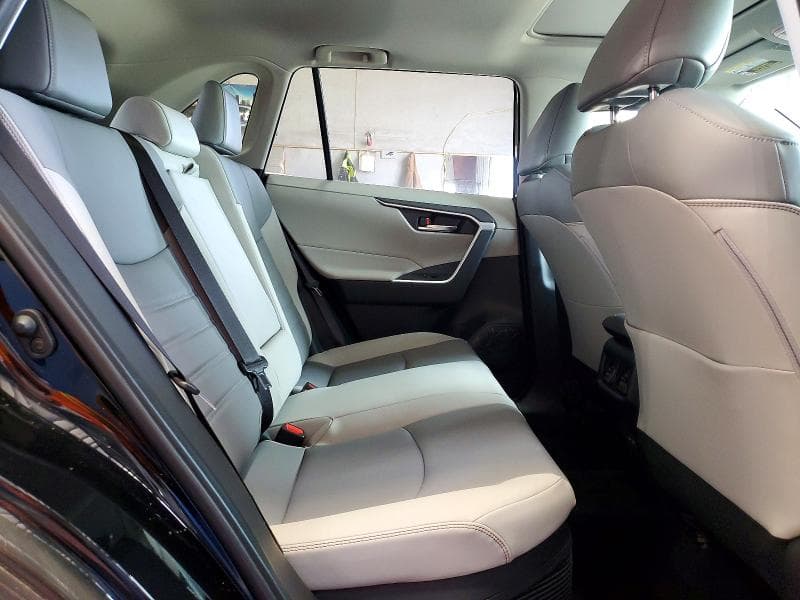2022 TOYOTA RAV4 XLE PREMIUM 11