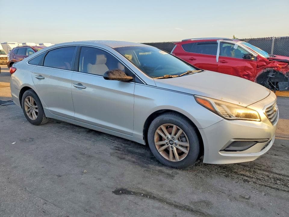 2017 HYUNDAI SONATA SE 4
