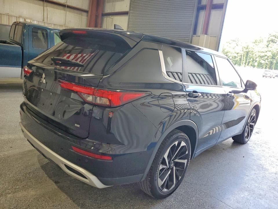 2022 MITSUBISHI OUTLANDER SE 3