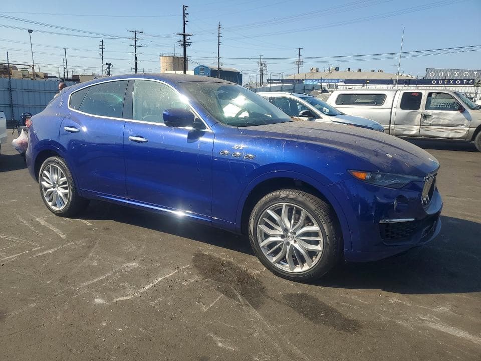 2022 MASERATI LEVANTE BASE/GT 4