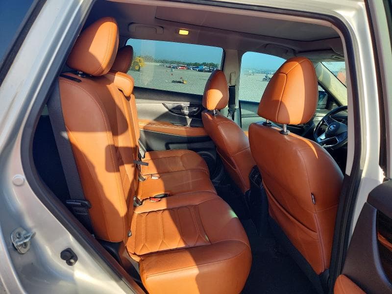 2017 NISSAN ROGUE SL 10