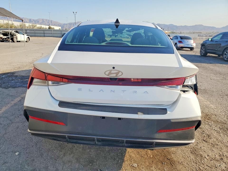 2024 HYUNDAI ELANTRA SEL 6
