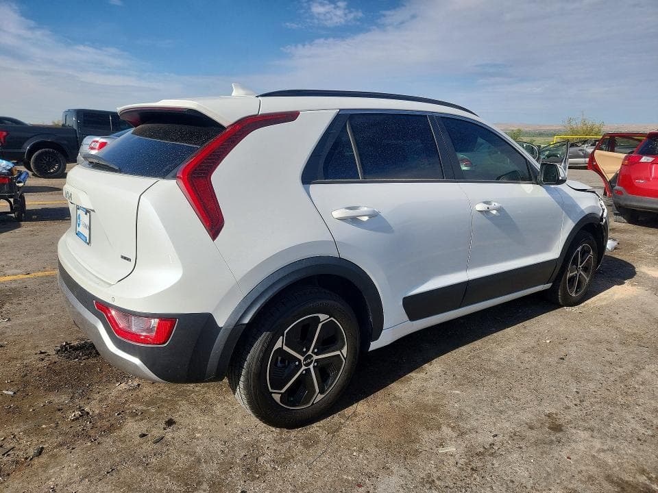 2023 KIA NIRO EX 3