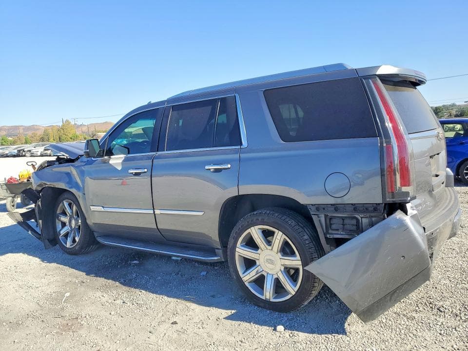2019 CADILLAC ESCALADE LUXURY 2
