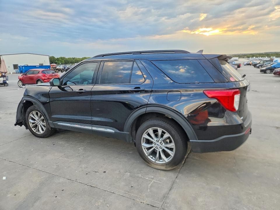 2023 FORD EXPLORER XLT 2
