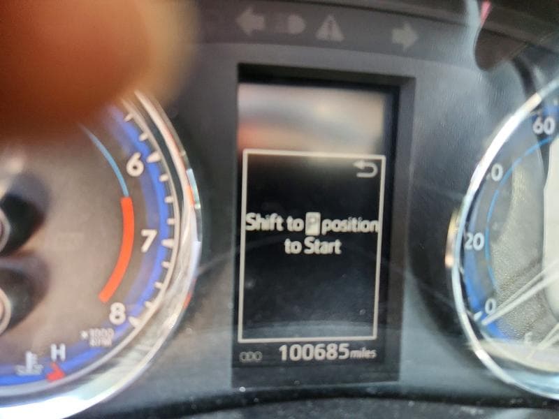 2017 TOYOTA COROLLA XLE 9