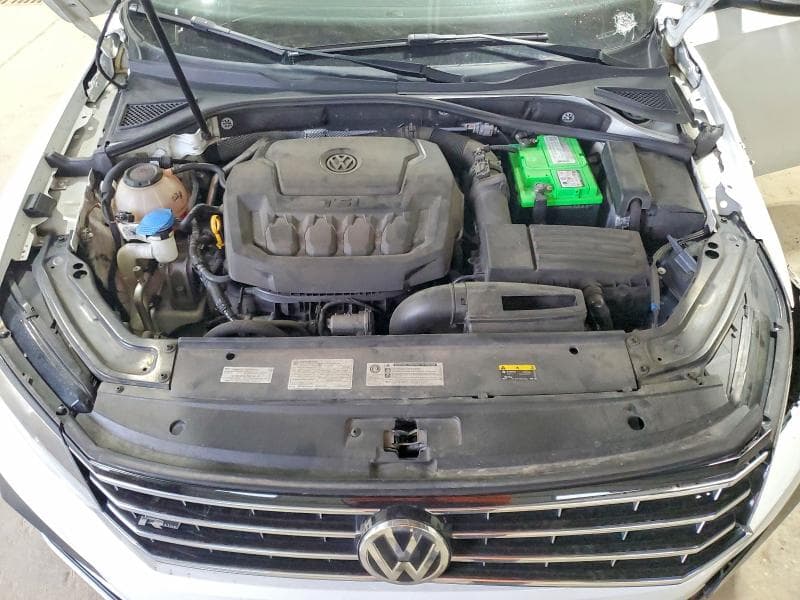 2018 VOLKSWAGEN PASSAT S 11