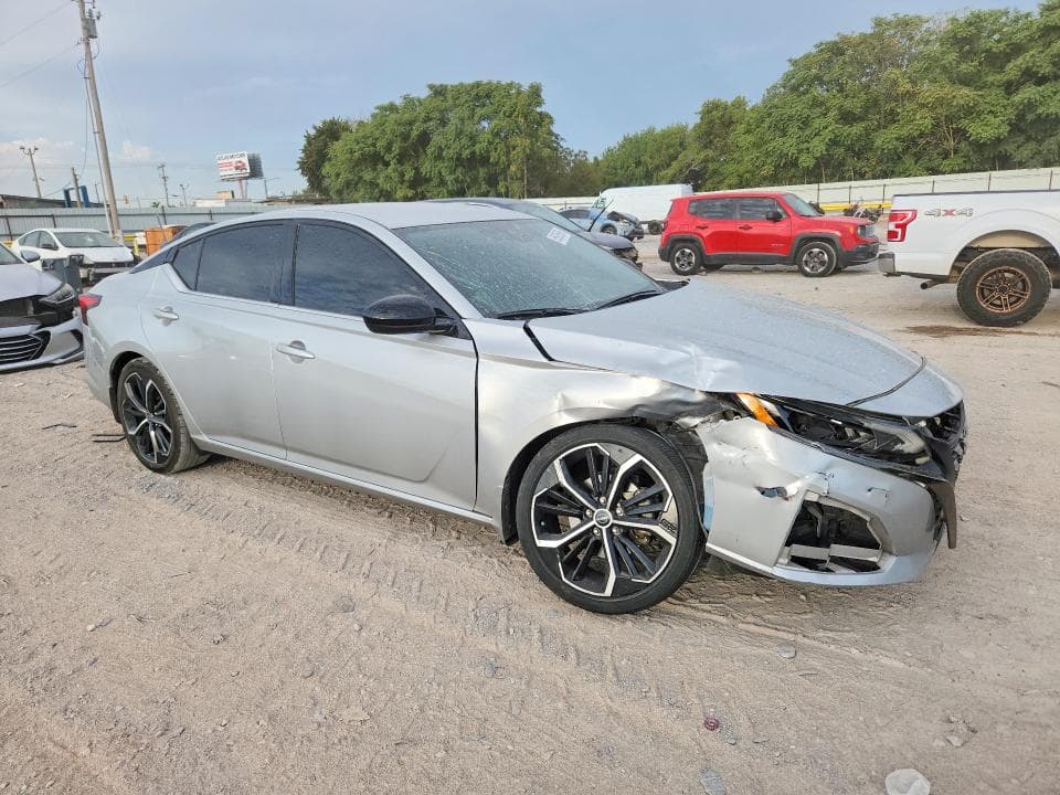 2023 NISSAN ALTIMA SR 4