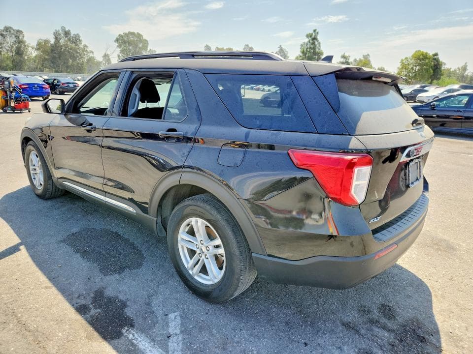 2022 FORD EXPLORER XLT 2