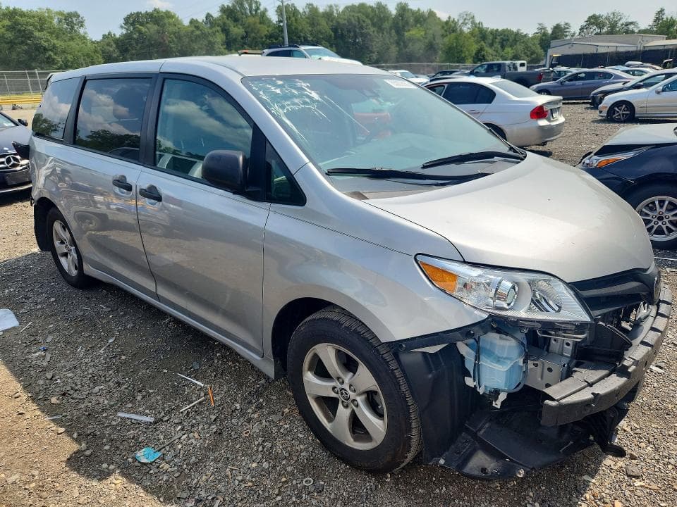 2020 TOYOTA SIENNA L 4