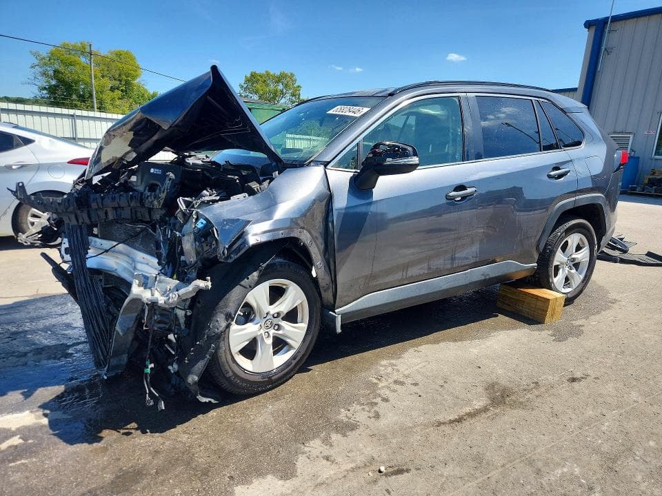 2019 TOYOTA RAV4 XLE - 1