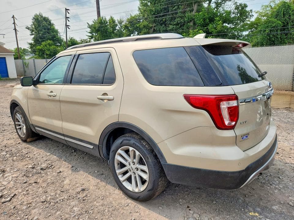2017 FORD EXPLORER XLT 2