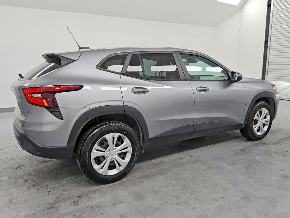 2024 CHEVROLET TRAX LS 3