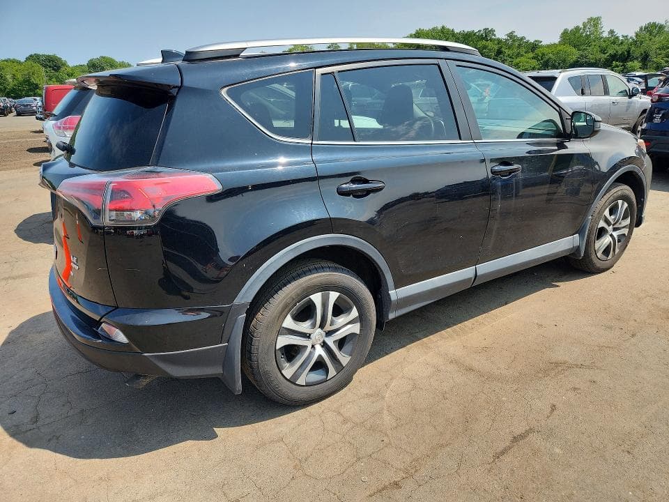 2018 TOYOTA RAV4 LE 3