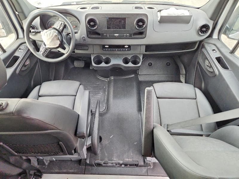 2024 MERCEDES-BENZ SPRINTER 2500 8