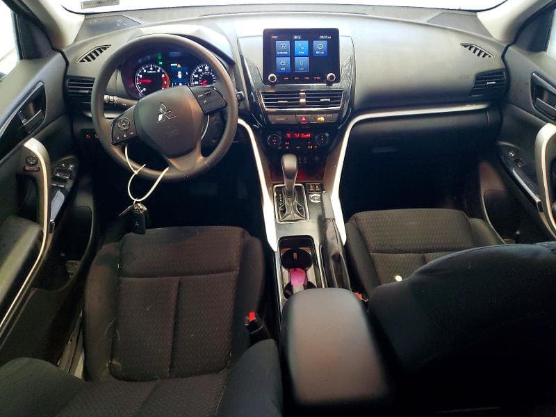 2024 MITSUBISHI ECLIPSE CROSS LE 8