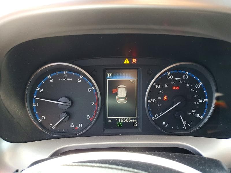 2017 TOYOTA RAV4 XLE 9