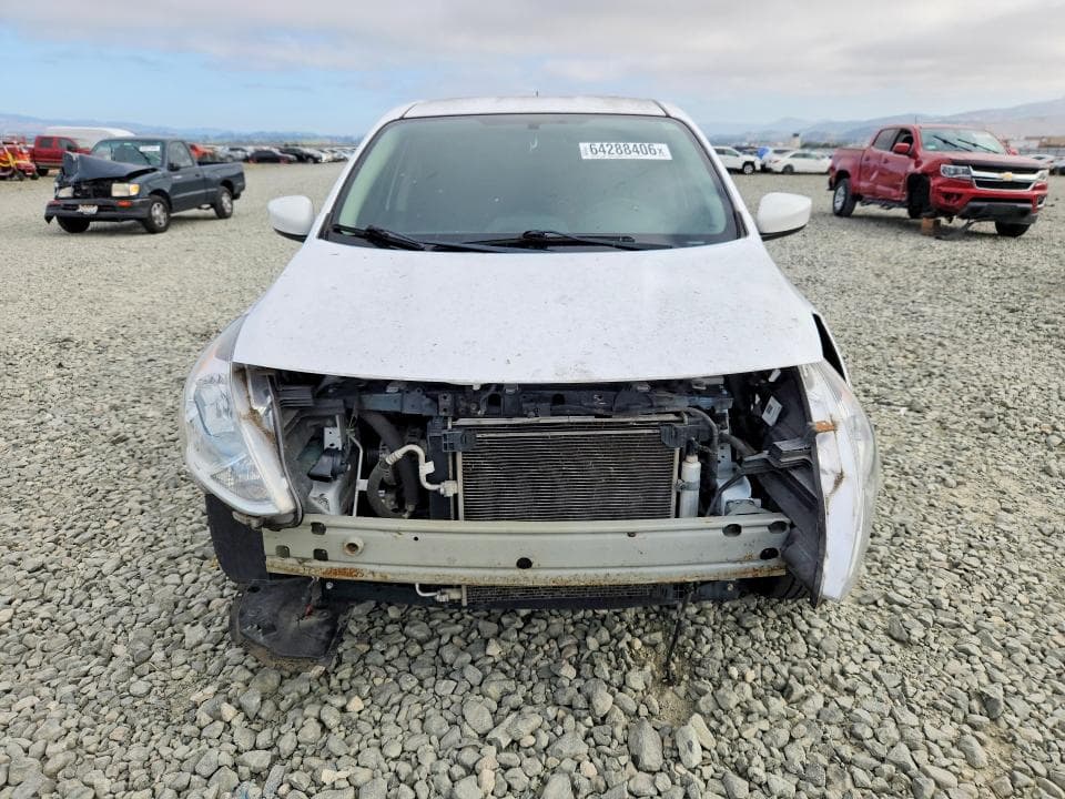 2018 NISSAN VERSA SV 5