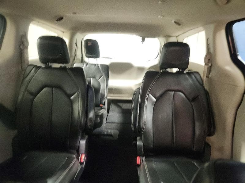 2021 CHRYSLER VOYAGER LXI 10