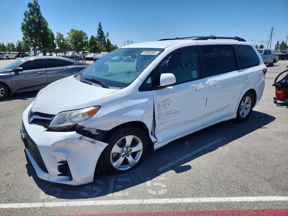 2018 TOYOTA SIENNA LE - 1