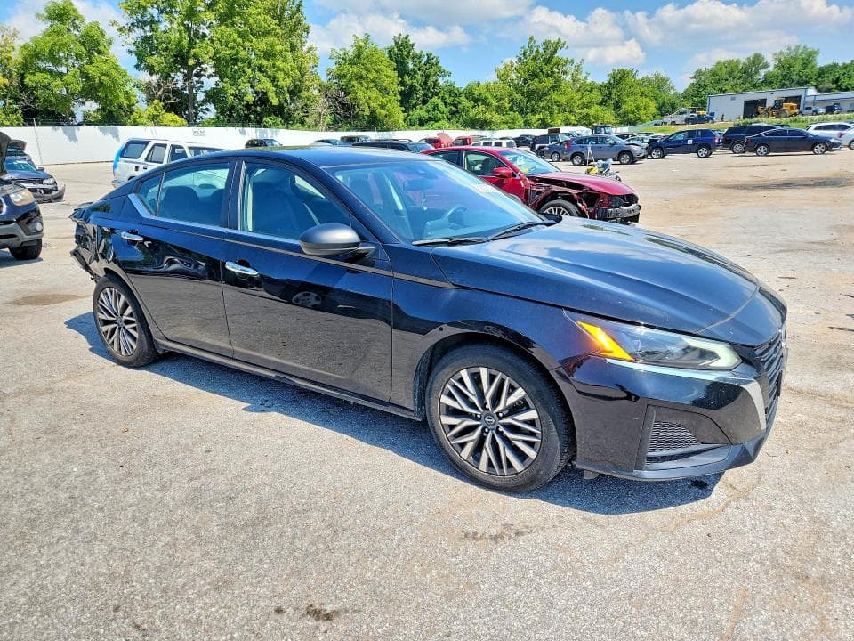 2024 NISSAN ALTIMA SV 4