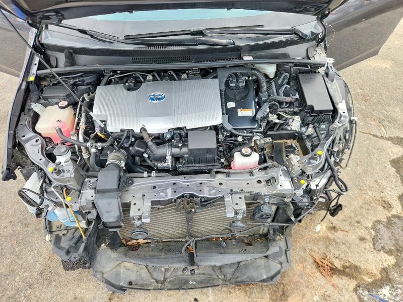 2020 TOYOTA PRIUS LIMITED 11