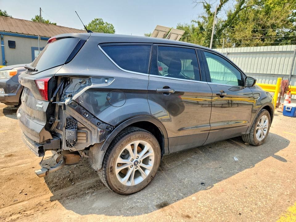 2019 FORD ESCAPE SE 3