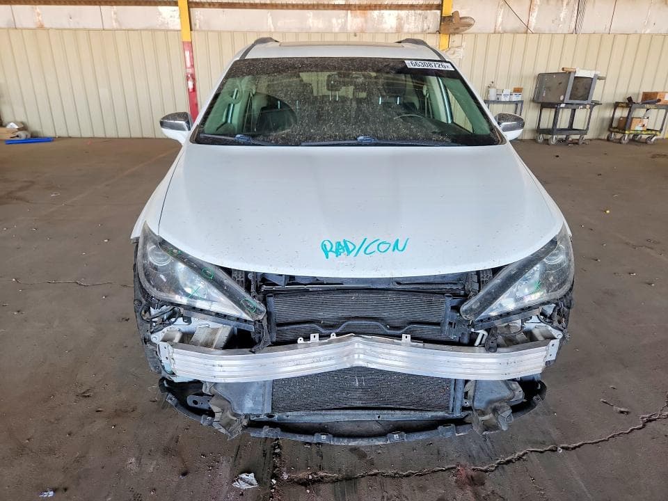 2018 CHRYSLER PACIFICA LIMITED 5