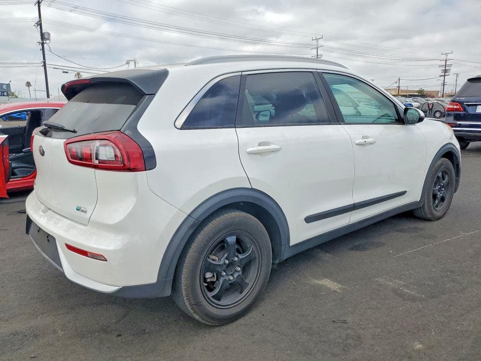 2018 KIA NIRO LX 3