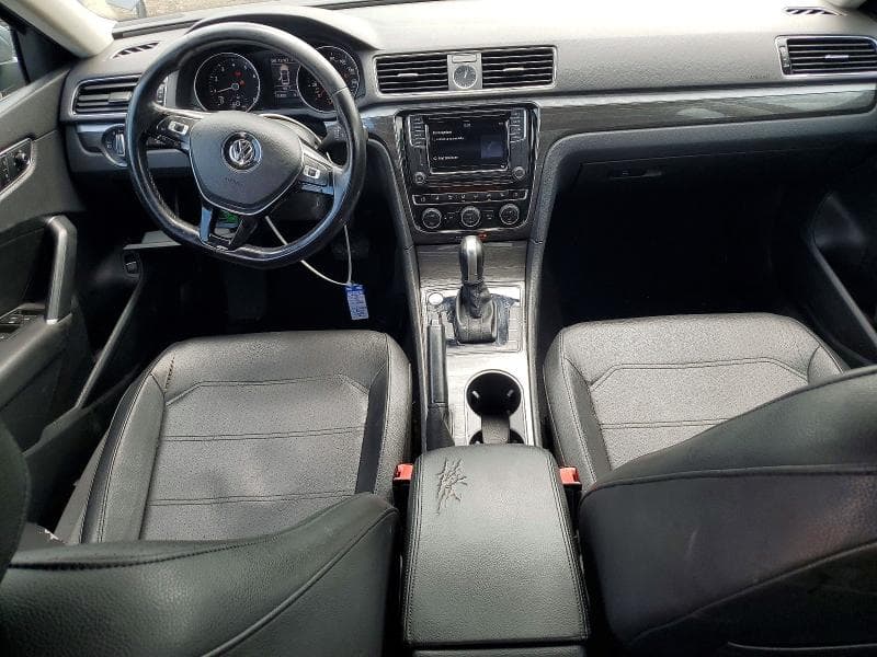 2017 VOLKSWAGEN PASSAT SE 8