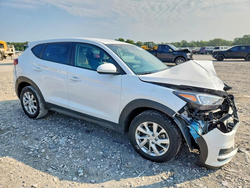2021 HYUNDAI TUCSON SE 4