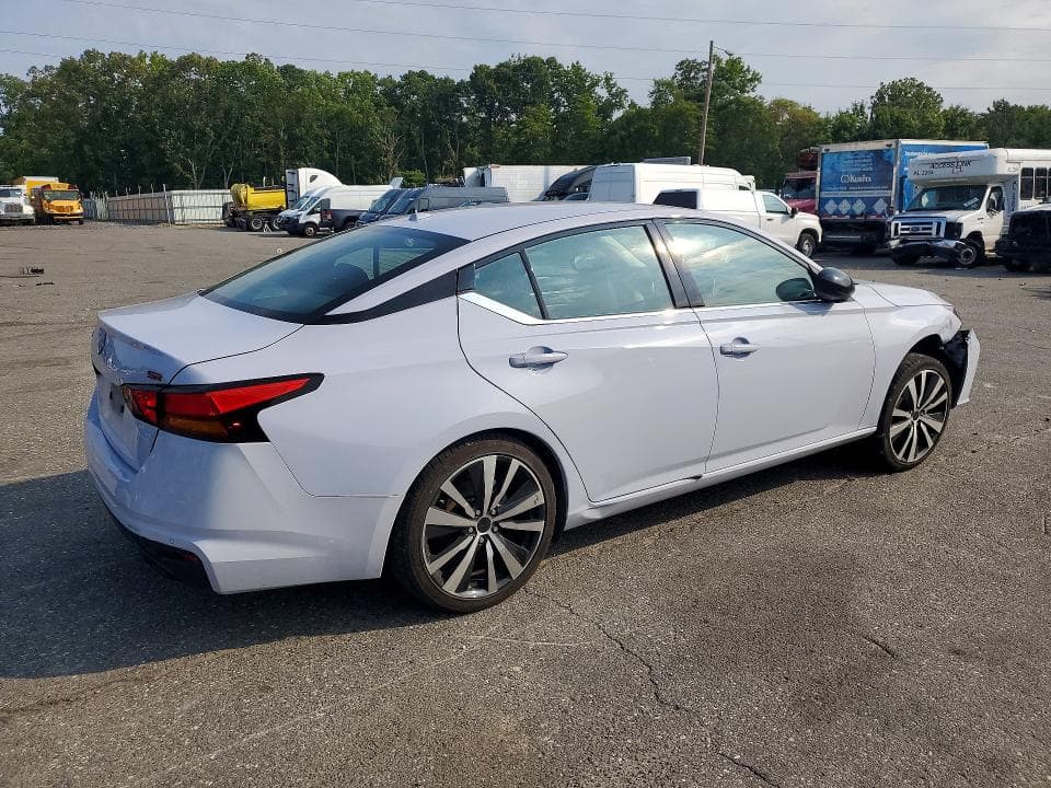 2025 NISSAN ALTIMA SR 3