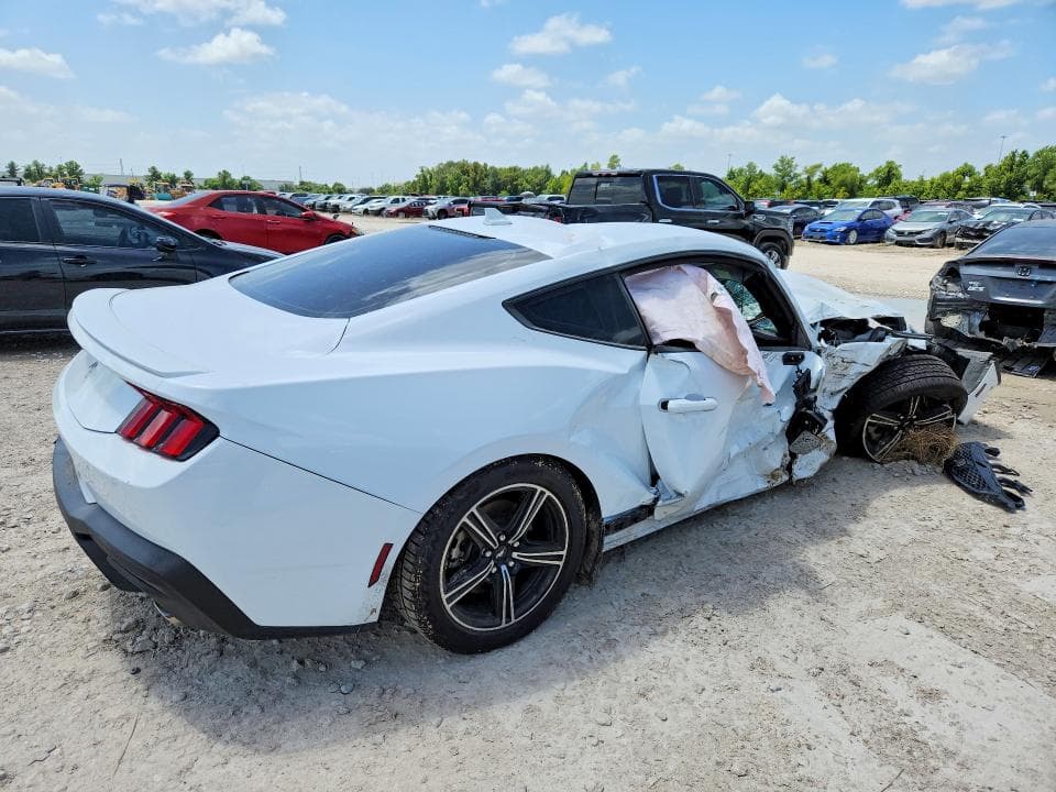2024 FORD MUSTANG 3
