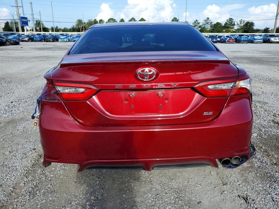 2018 TOYOTA CAMRY SE 6