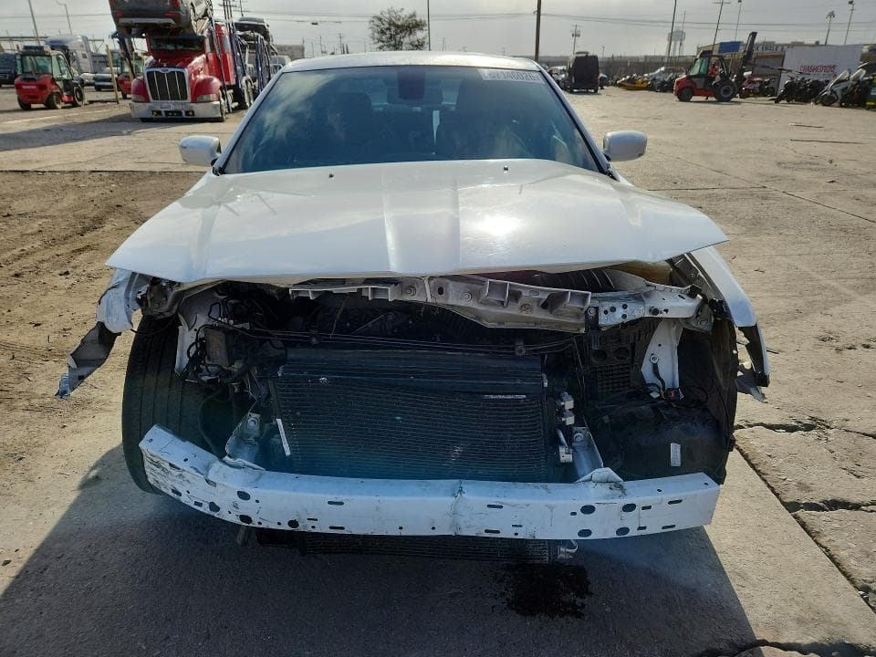 2018 CHRYSLER 300 S 5