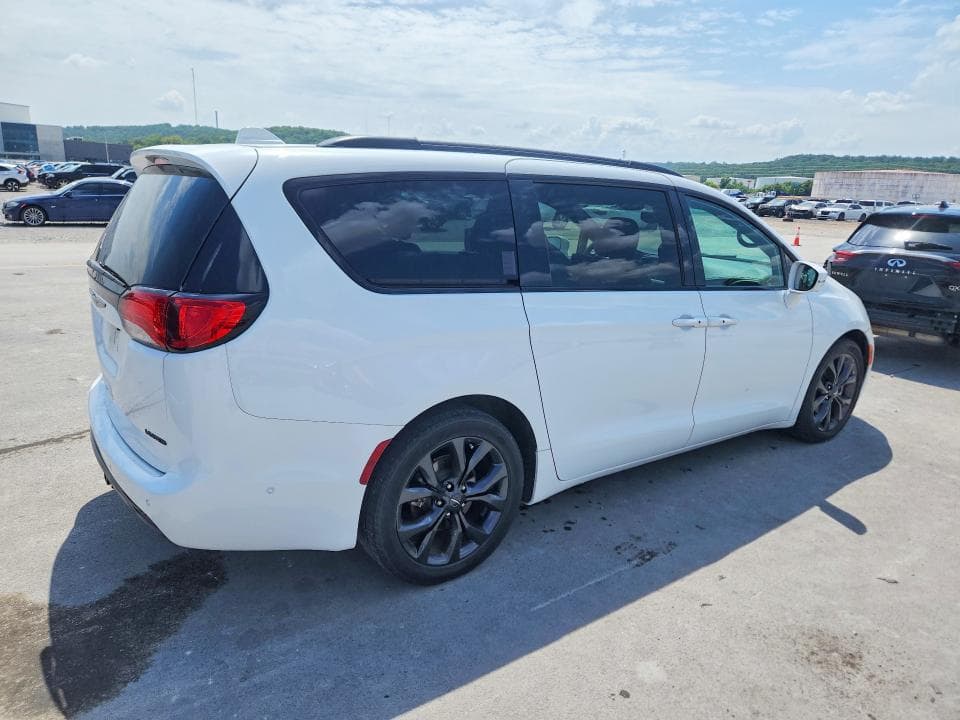 2018 CHRYSLER PACIFICA LIMITED 3