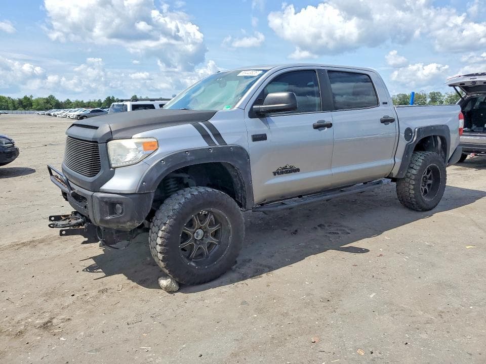 2017 TOYOTA TUNDRA SR5