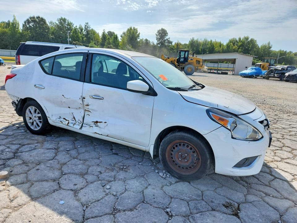 2019 NISSAN VERSA SV 4