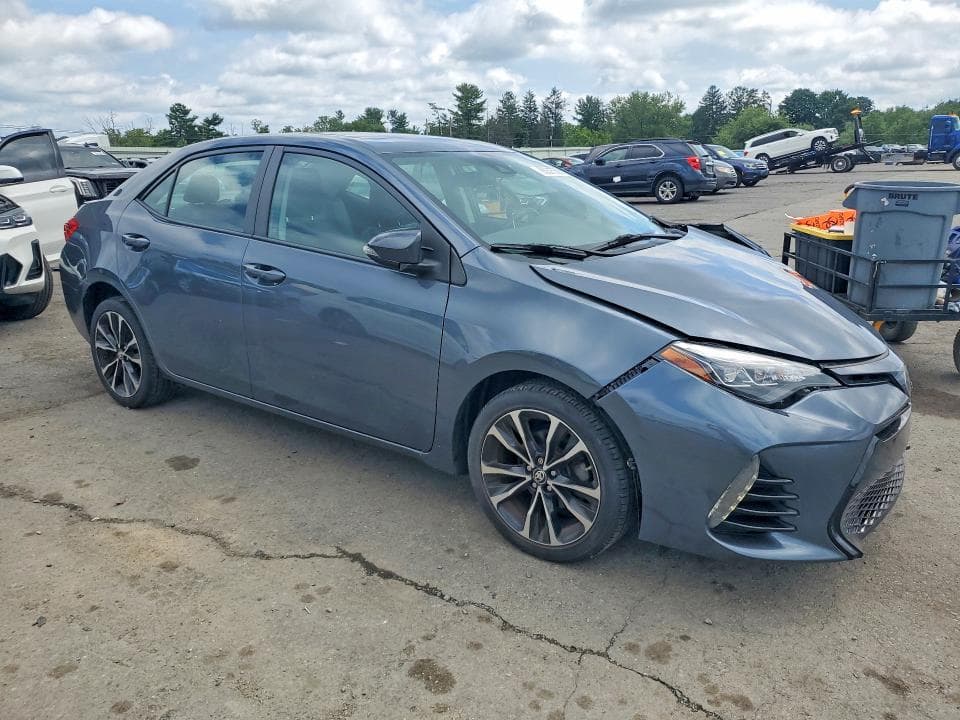 2018 TOYOTA COROLLA XSE 4