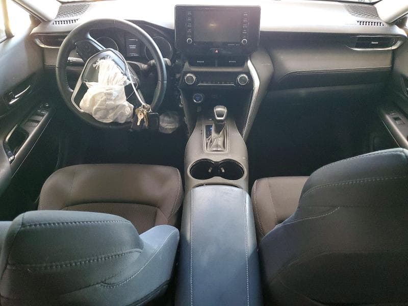 2021 TOYOTA VENZA LE 8