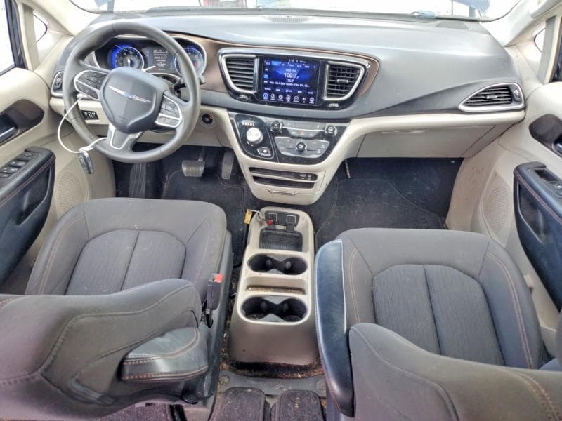 2017 CHRYSLER PACIFICA TOURING 8