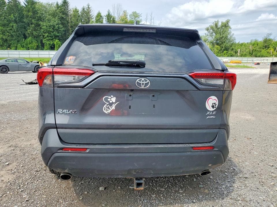 2021 TOYOTA RAV4 XLE 6