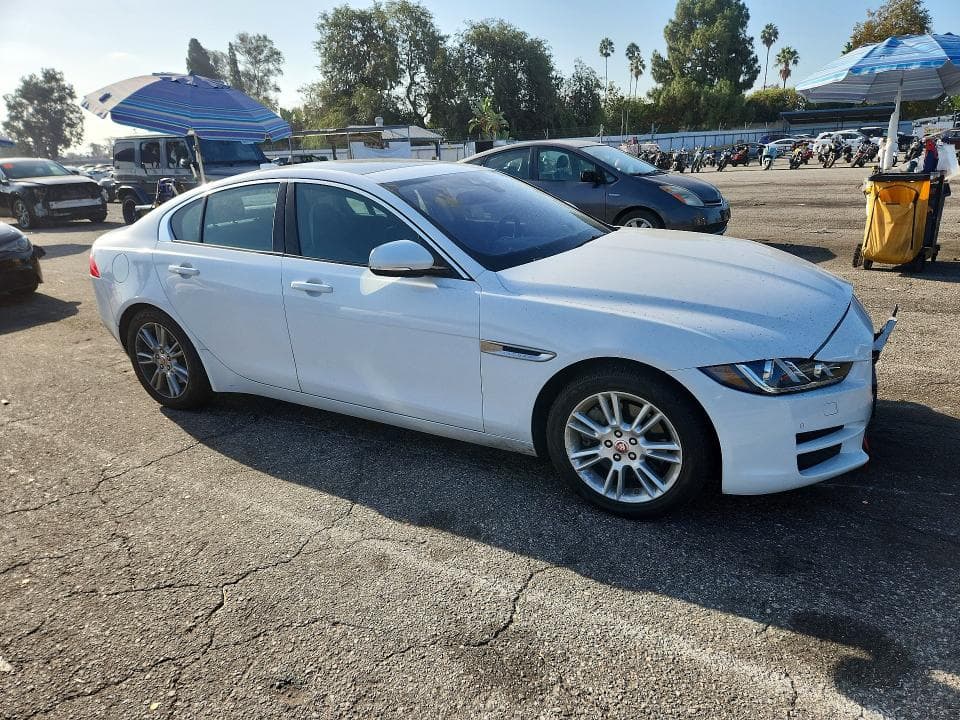 2017 JAGUAR XE PREMIUM 4