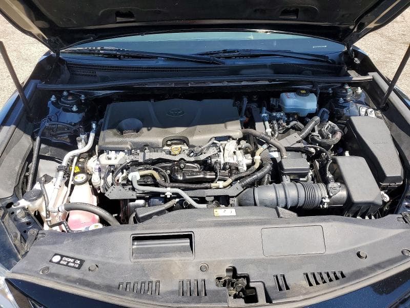 2019 TOYOTA CAMRY HYBRID SE 11