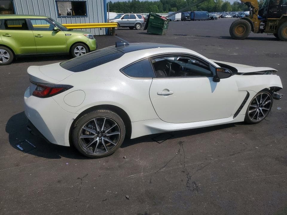 2023 TOYOTA GR86 BASE 3